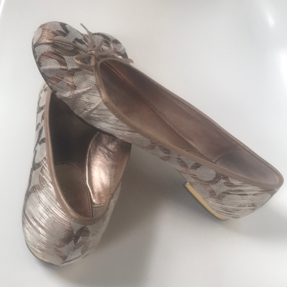 Coach flats